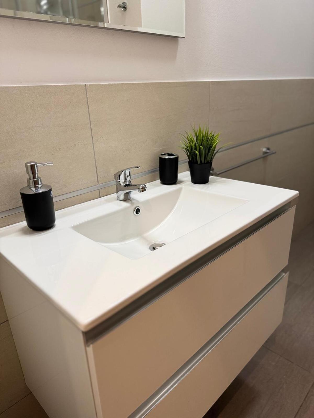 Casa Corner Apartment *